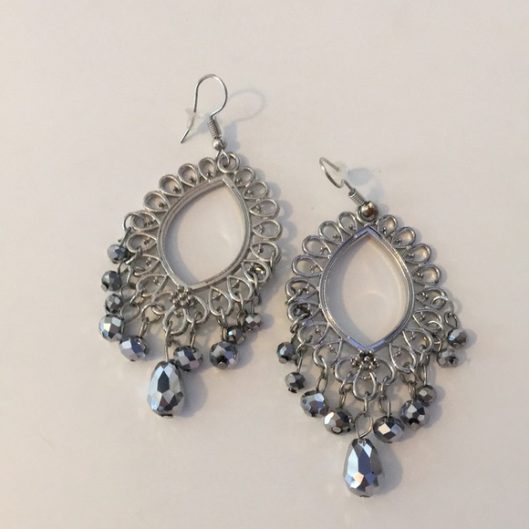 Paparazzi bling drop earrings